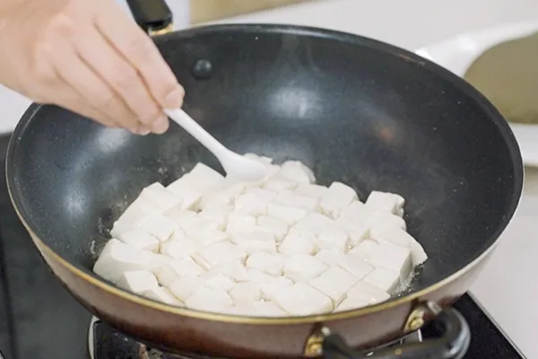 豆腐的功效与作用、禁忌和食用方法