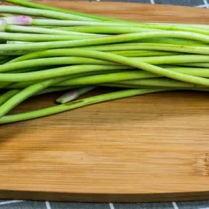 蒜苔的功效与作用、禁忌和食用方法